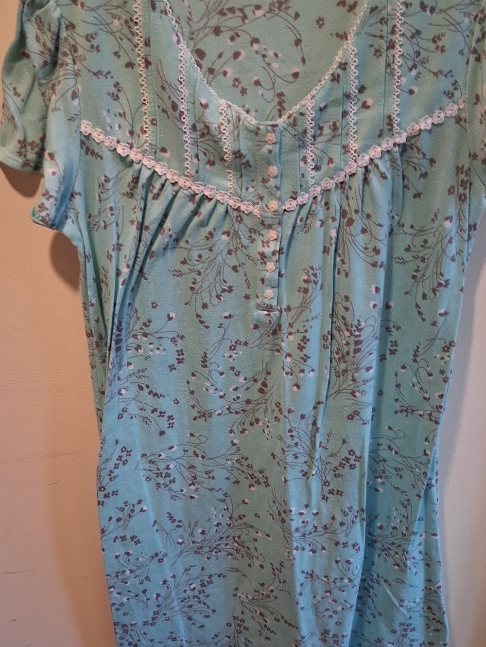 Secret Treasures Light Blue Floral Short Sleeve Nightgown with White Lace